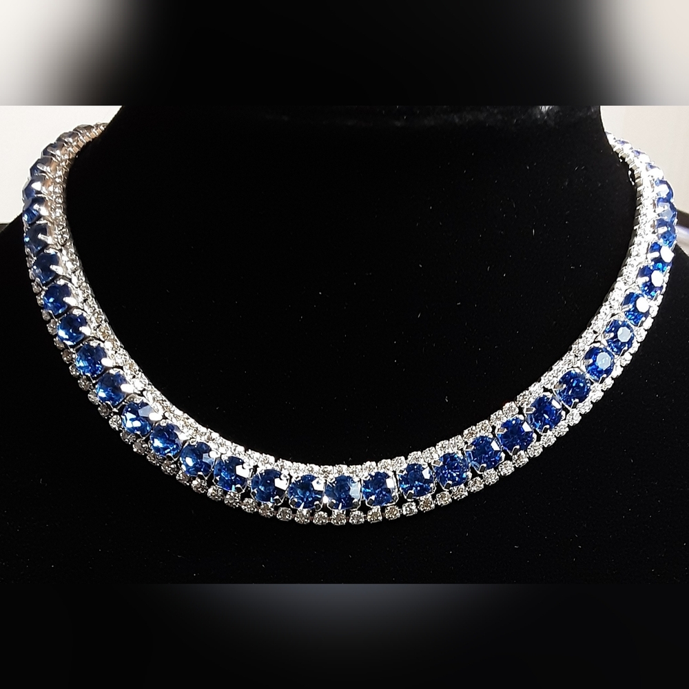 Elegant Blue and Silver Necklace J275
